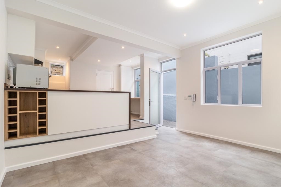 To Let 1 Bedroom Property for Rent in Fresnaye Western Cape